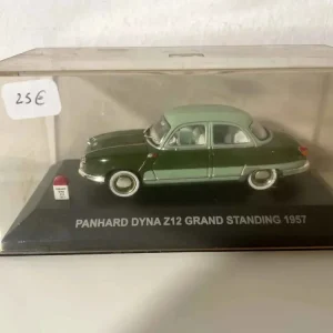 Panhard Dyna Z12 grand standing del 1957 (con 2 colori di verde)
