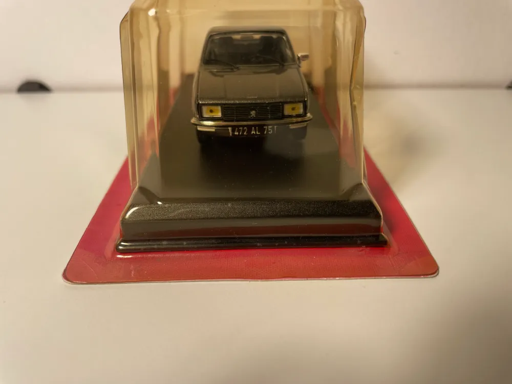 Peugeot 104 ZS grigio scuro del 1976 (blister) AUTO-PLUS