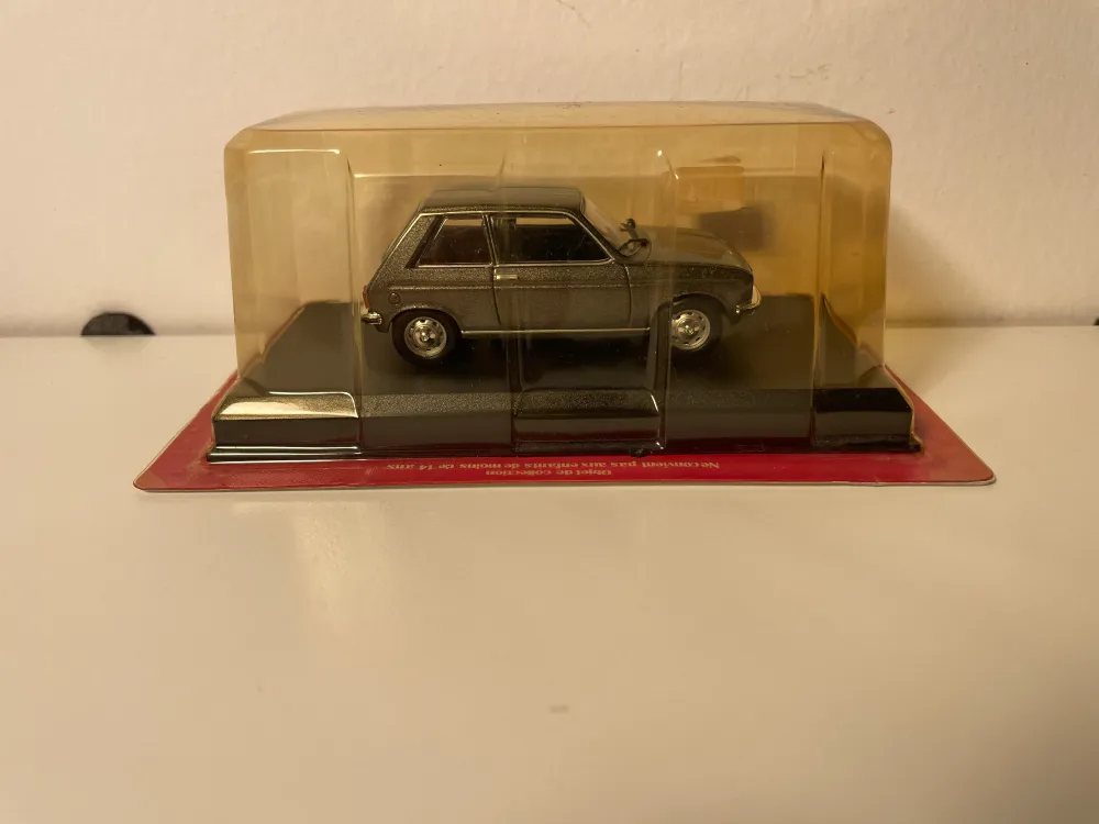 Peugeot 104 ZS grigio scuro del 1976 (blister) AUTO-PLUS