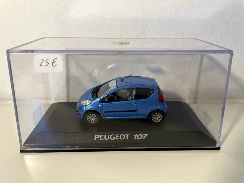 Peugeot 107 blu (Norev)