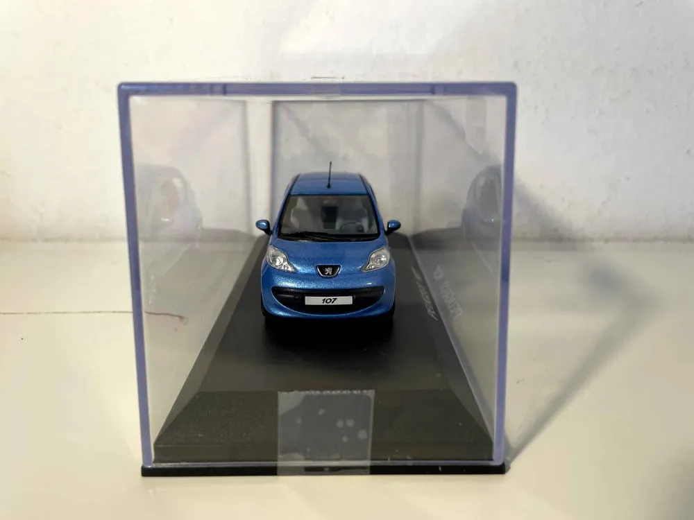 Peugeot 107 blu (Norev)