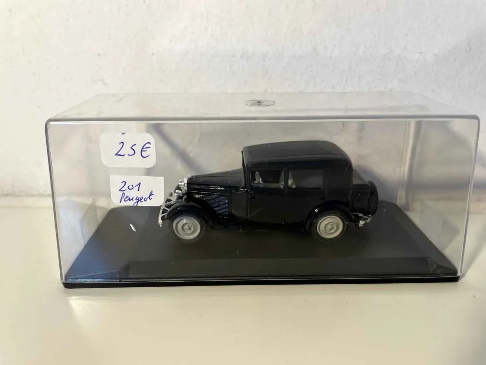 Peugeot 201 berlina nera del 1931 (Eligor)