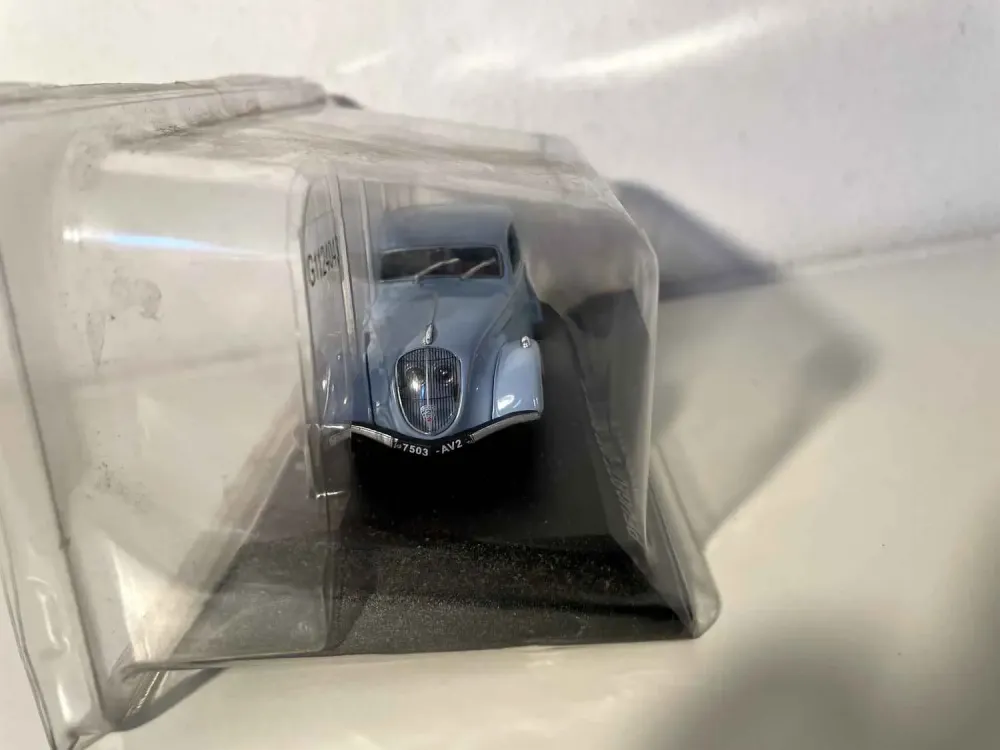 Peugeot 202 berlina blu del 1938