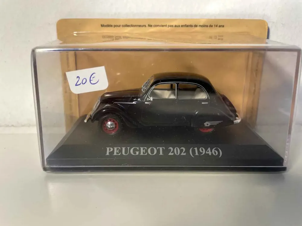 Peugeot 202 nera del 1946