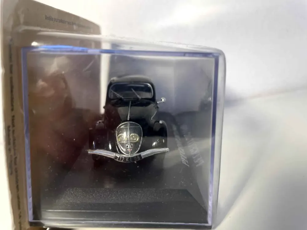 Peugeot 202 nera del 1946