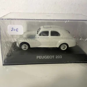 Peugeot 203 bianco sporco?