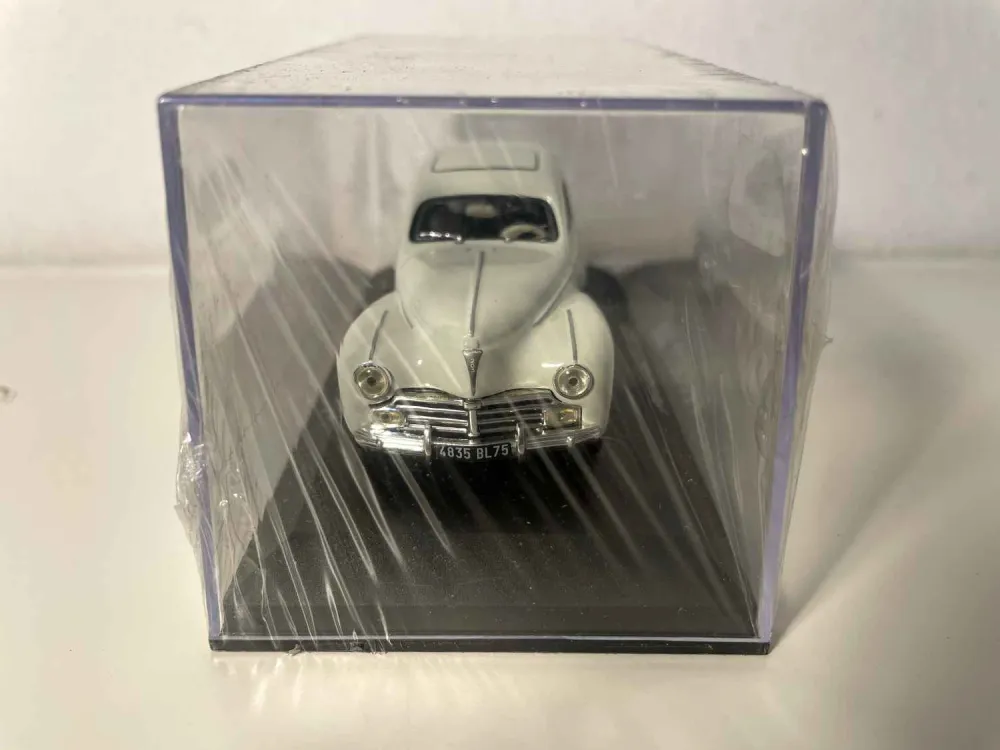 Peugeot 203 bianco sporco?