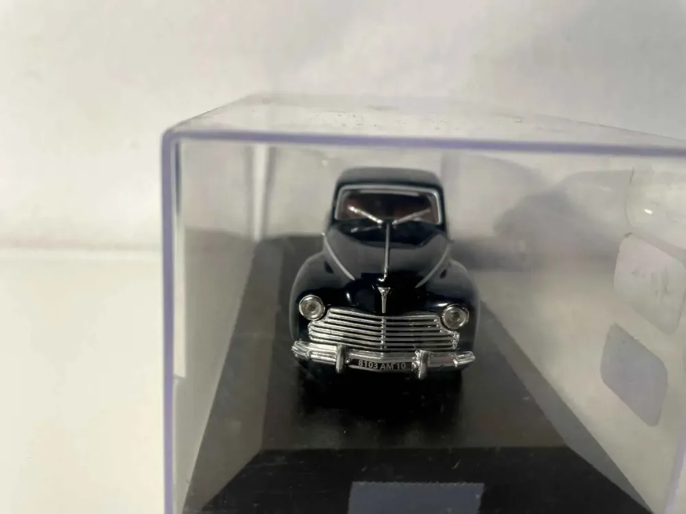 Peugeot 203 coupé blu scuro del 1954 (scatola plexiglass)