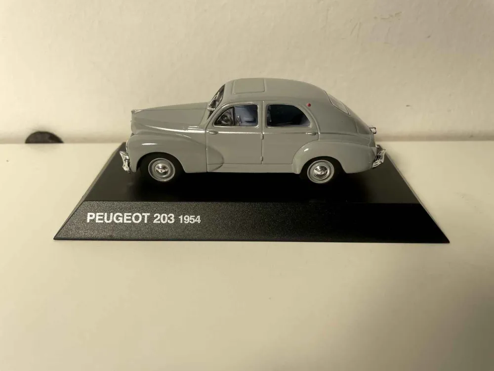 Peugeot 203 grigia del 1954 (blister)