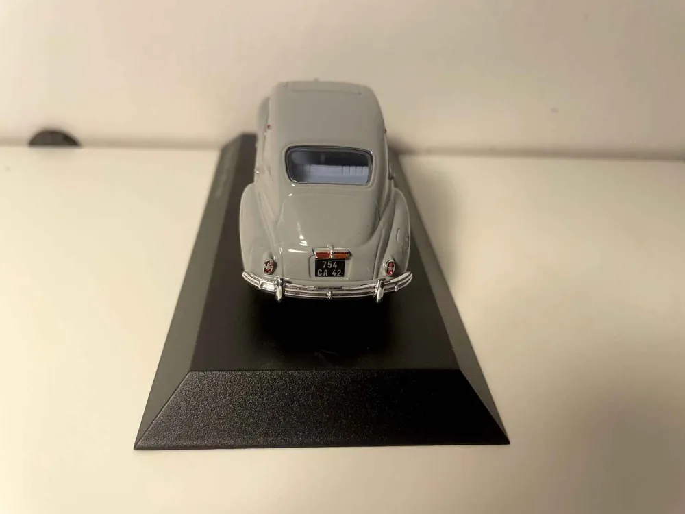Peugeot 203 grigia del 1954 (blister)