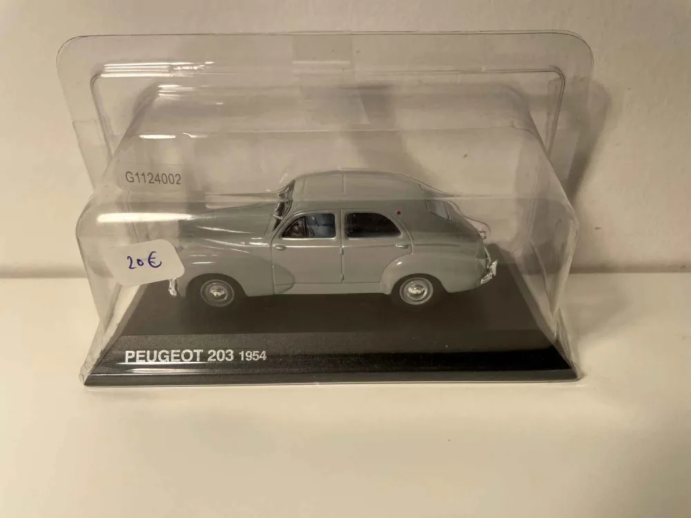 Peugeot 203 grigia del 1954 (blister)