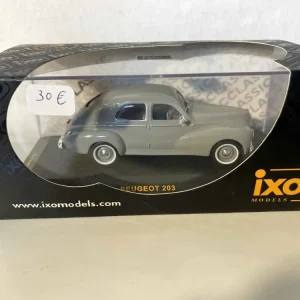 Peugeot 203 grigia (IXO)