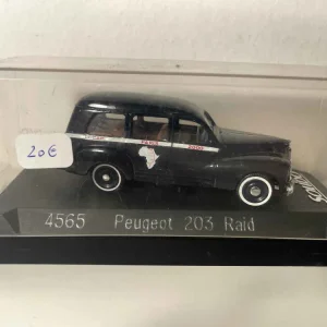 Peugeot 203 Raid blu scuro (riferimento Solido 4565)
