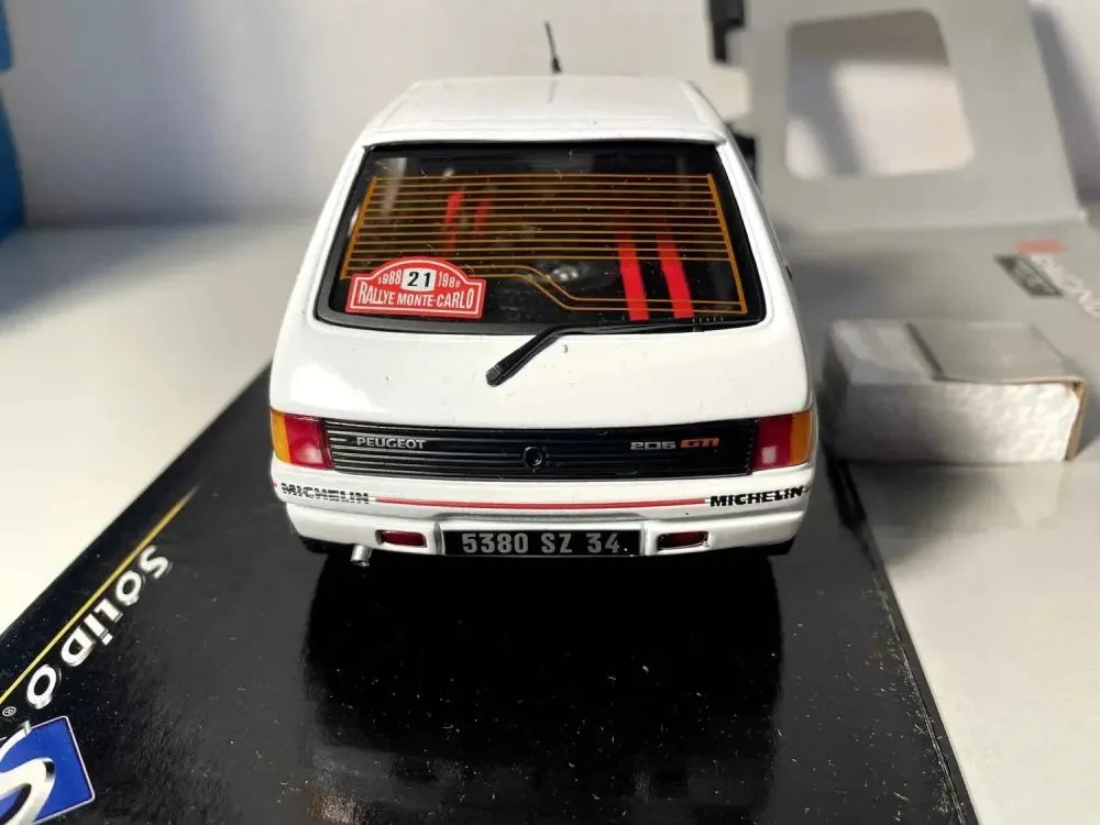 Peugeot 205 GTI bianca numero 21 - Rally 1988 (riferimento Solido 9047) - scala 1/18