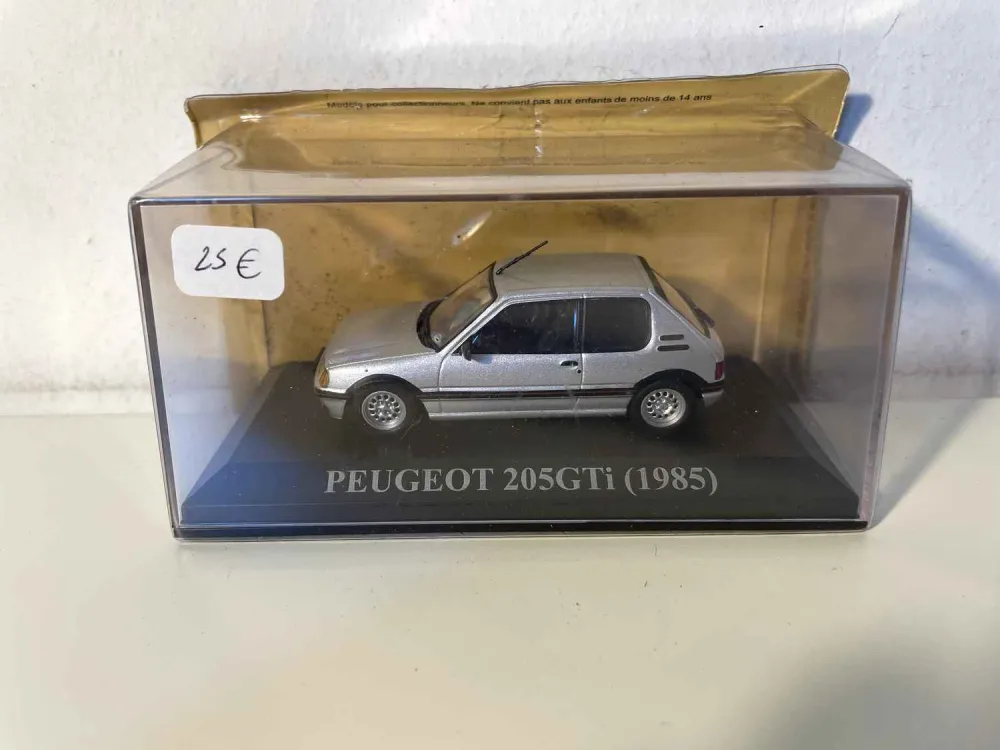 Peugeot 205 GTI grigia del 1985