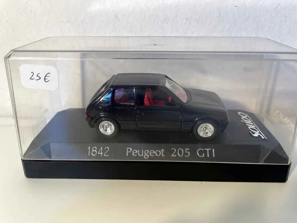 Peugeot 205 GTI nera (riferimento Solido 1842)
