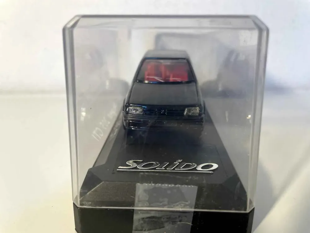 Peugeot 205 GTI nera (riferimento Solido 1842)