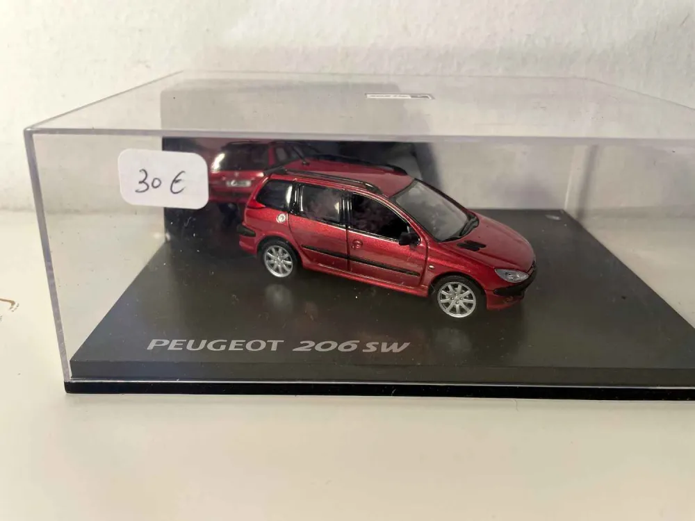 Peugeot 206sw rosso scuro/bordeaux (set di scatole rettangolari) Norev
