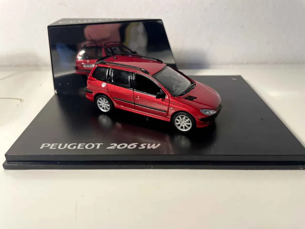 Peugeot 206sw rosso scuro/bordeaux (set di scatole rettangolari) Norev