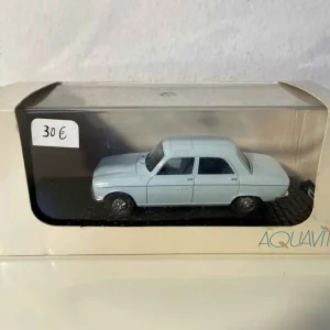 Peugeot 304 berlina blu (Aquavit)