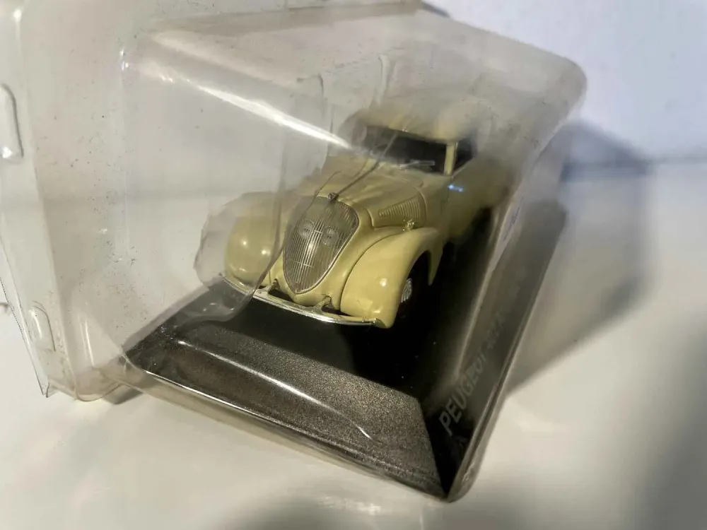 Peugeot 402 Andréau beige del 1936