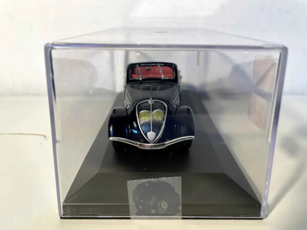 Peugeot 402 decappottabile blu scuro (scatola plexiglas)