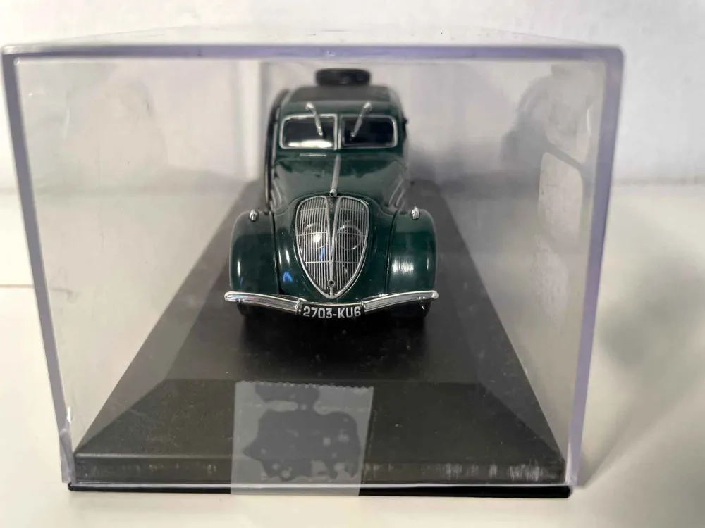 Peugeot 402 Gazogène verde del 1939 (scatola plexi)