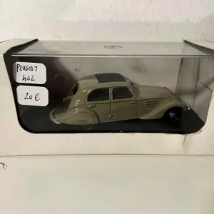 Peugeot 402 marrone (collezione Monaco)