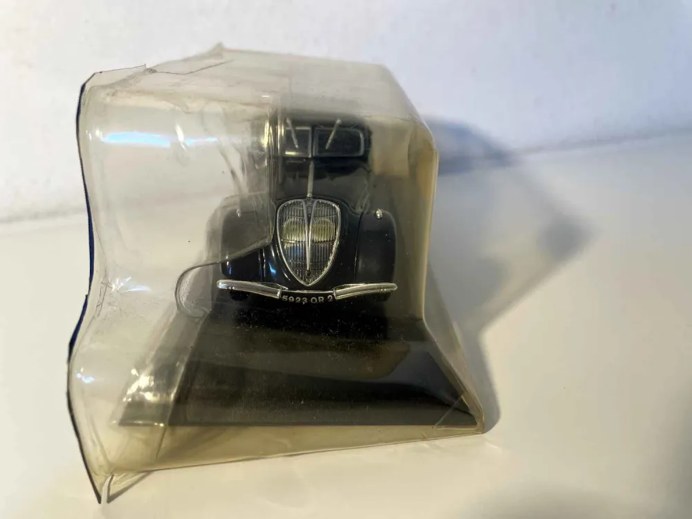 Peugeot 402B blu scuro del 1939 (blister)