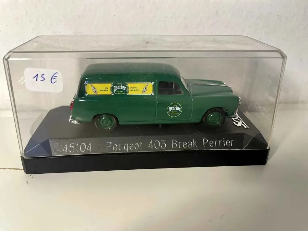 Peugeot 403 station wagon con pubblicità PERRIER (riferimento Solido 45104)