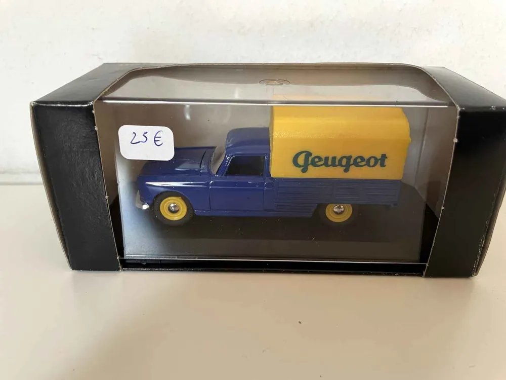 Peugeot 404 con telone blu e giallo (eccezionali auto miniatura)