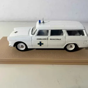 Peugeot 404 station wagon bianca del 1964 AMBULANZA (Eligor)