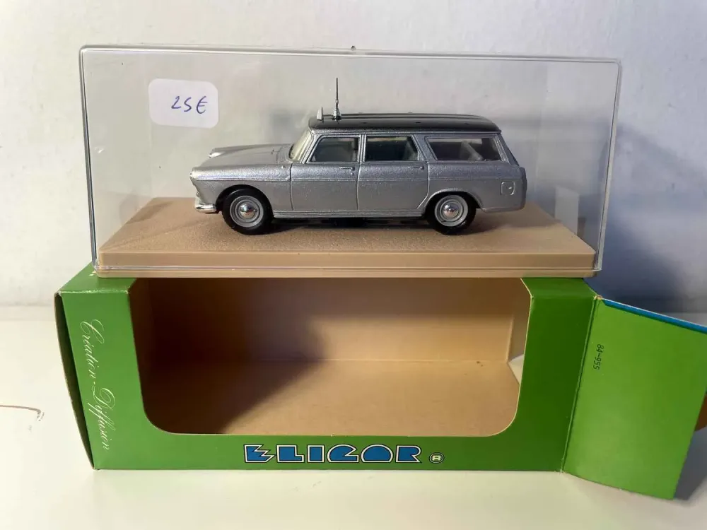 Peugeot 404 station wagon grigia del 1964 TAXI (Eligor)