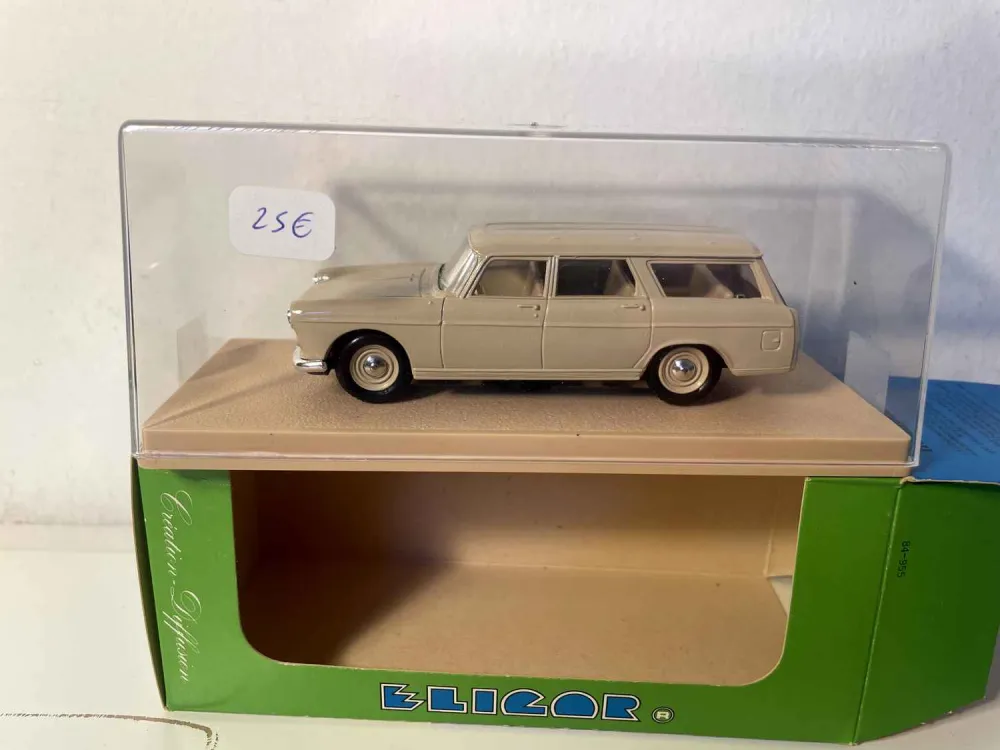 Peugeot 404 station wagon, marrone chiaro, del 1964 (Eligor)