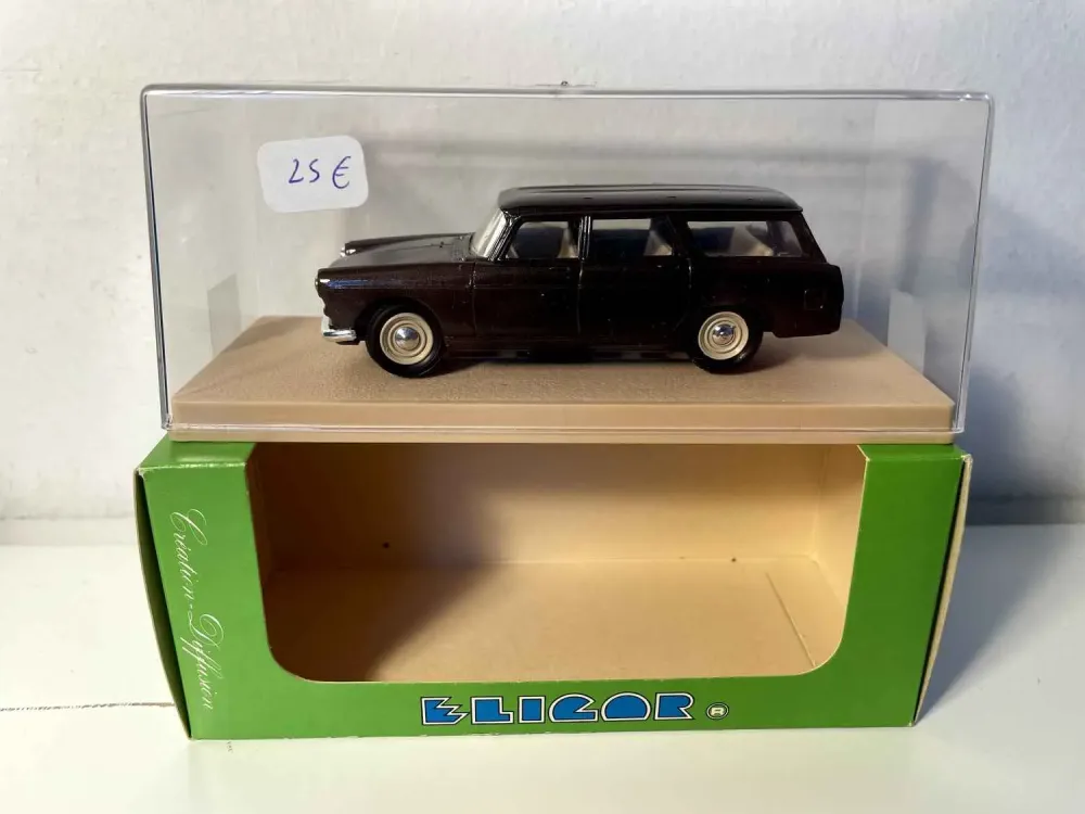 Peugeot 404 station wagon marrone scuro del 1964 (Eligor)
