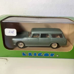 Peugeot 404 station wagon verde del 1964 (Eligor)