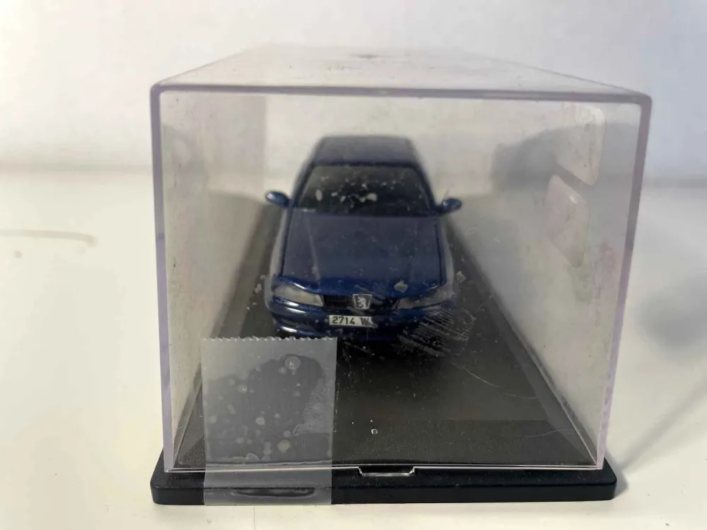 Peugeot 406 blu
