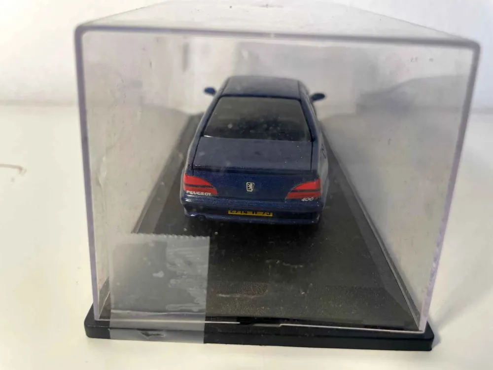 Peugeot 406 blu