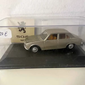 Peugeot 504 marrone del 1971 (scatola plexiglas)