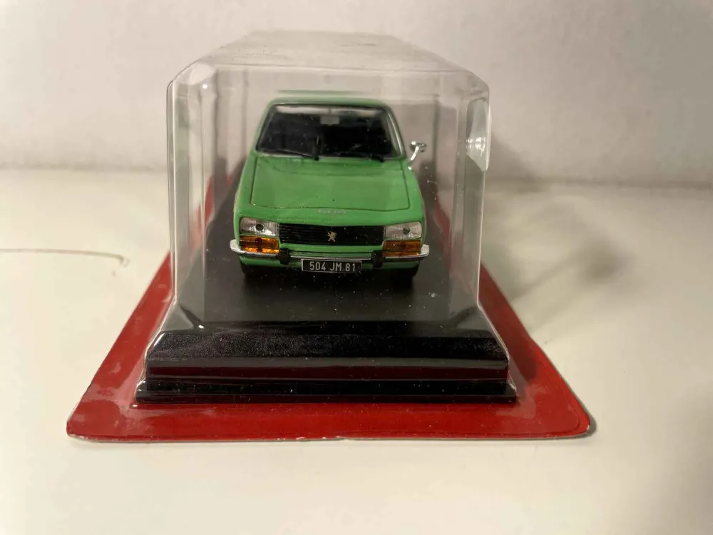 Peugeot 504 verde del 1969 (blister) AUTO-PLUS