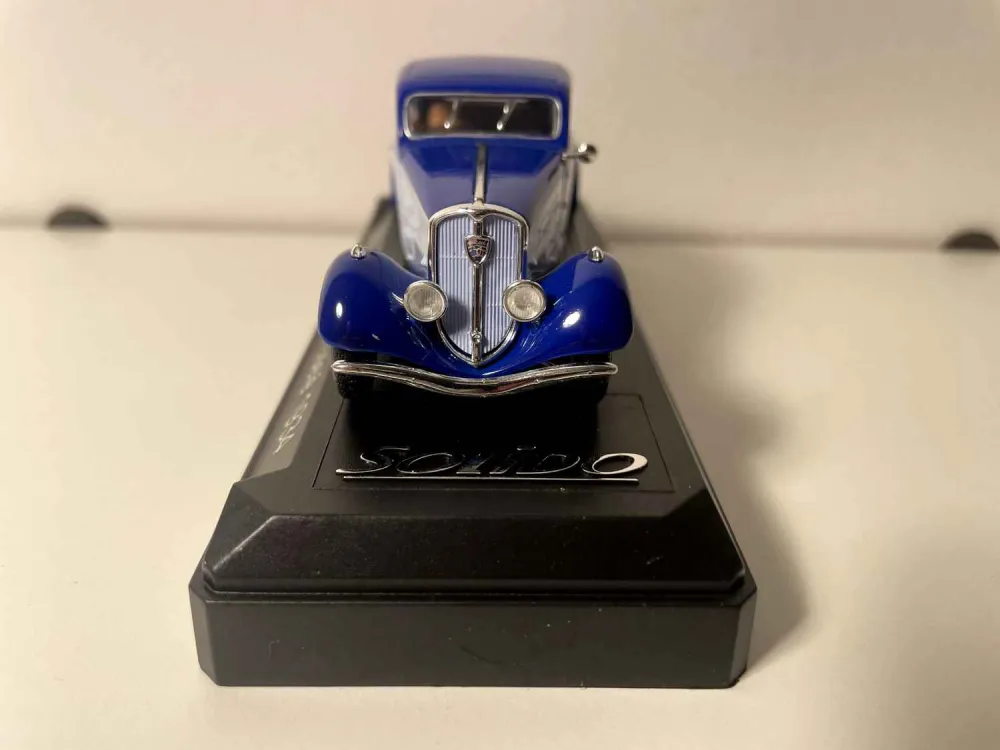 Peugeot 601 blu e blu aerodinamica del 1934 (riferimento Solido 4148)
