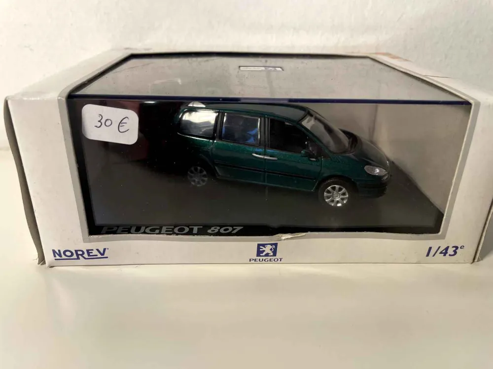 Peugeot 807 verde scuro (set di scatole rettangolari) Norev