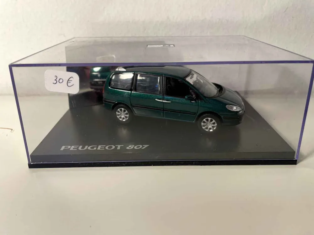 Peugeot 807 verde scuro (set di scatole rettangolari) Norev