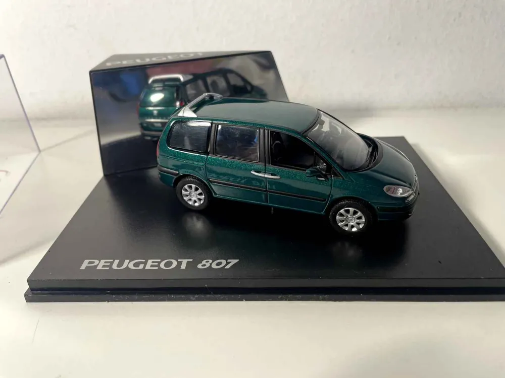 Peugeot 807 verde scuro (set di scatole rettangolari) Norev
