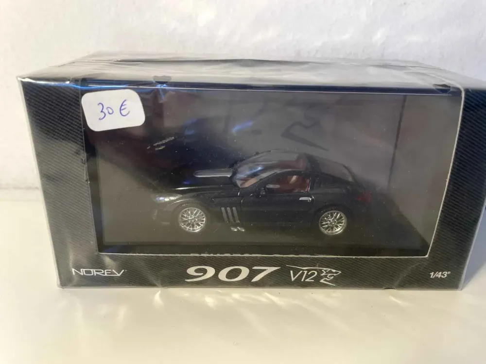 Peugeot 907 V12 nera (norev)