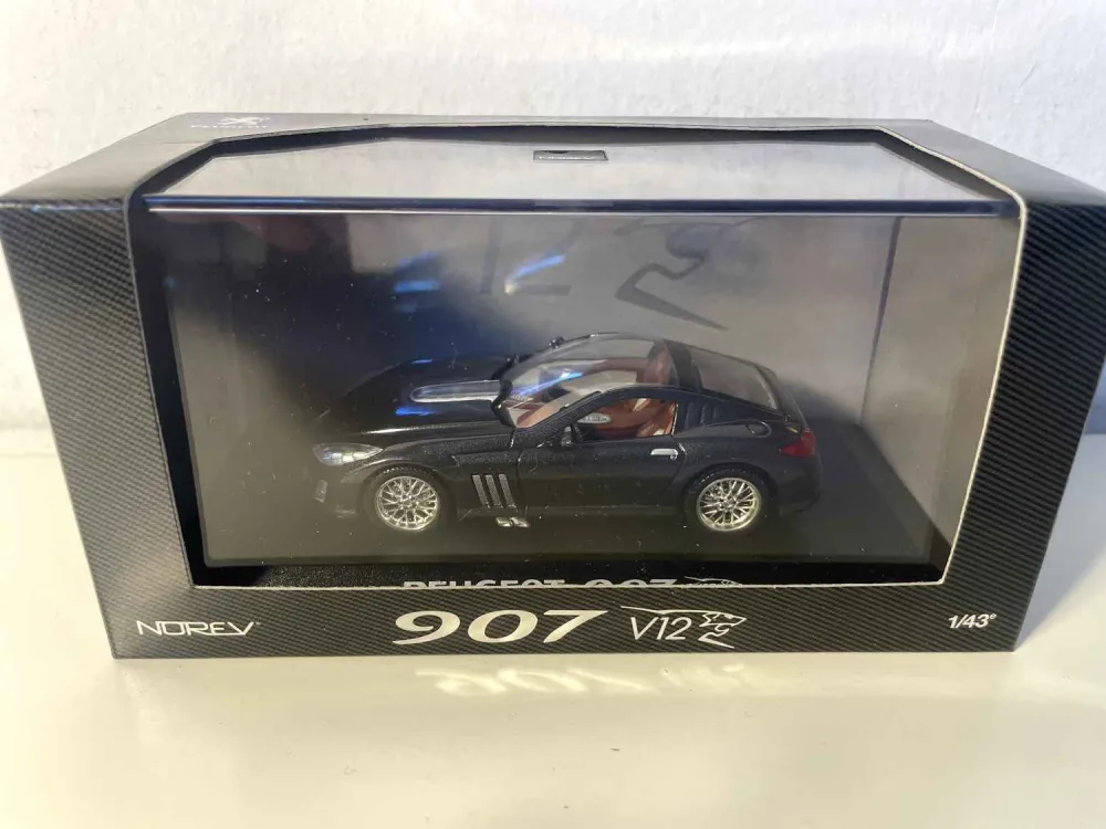 Peugeot 907 V12 nera (norev)