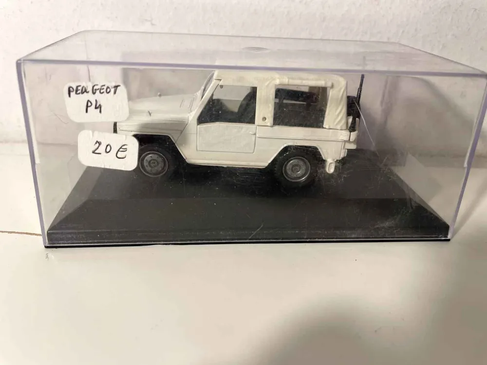 Peugeot P4 bianca (scatola plexiglas)