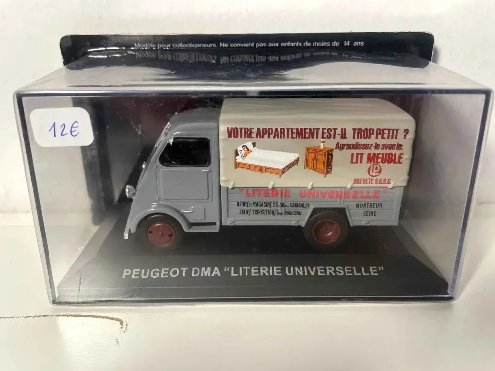 Peugeot DMA grigio con pubblicità UNIVERSAL BEDDING