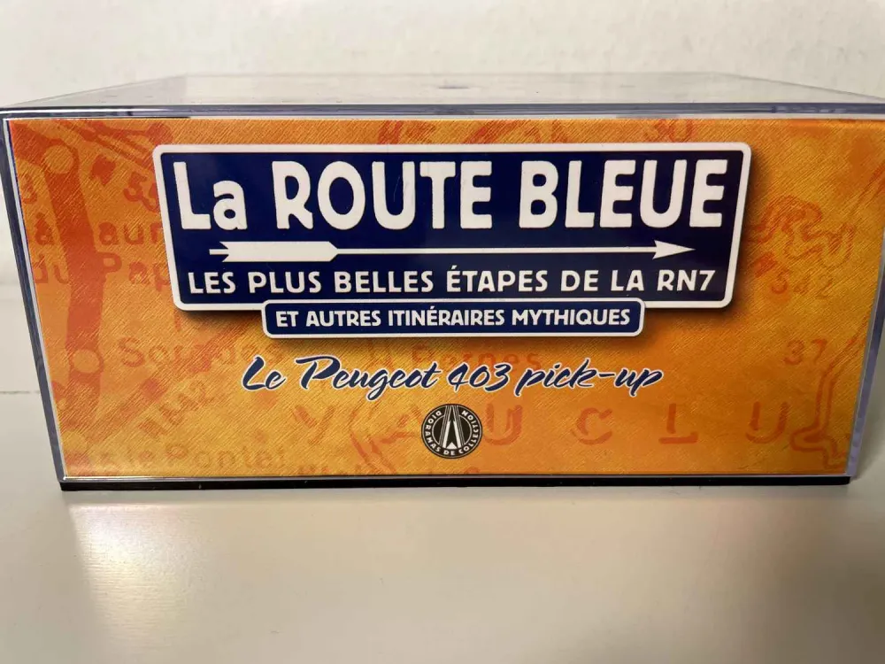 Pick-up con telone grigio Peugeot 403 - La Nationale 7 - percorso blu