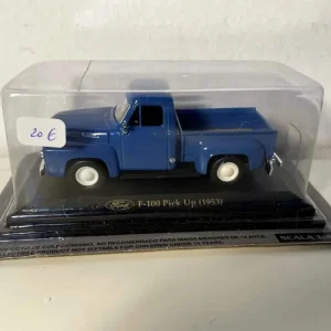 Pickup Ford F-100 blu del 1953 (auto americana)